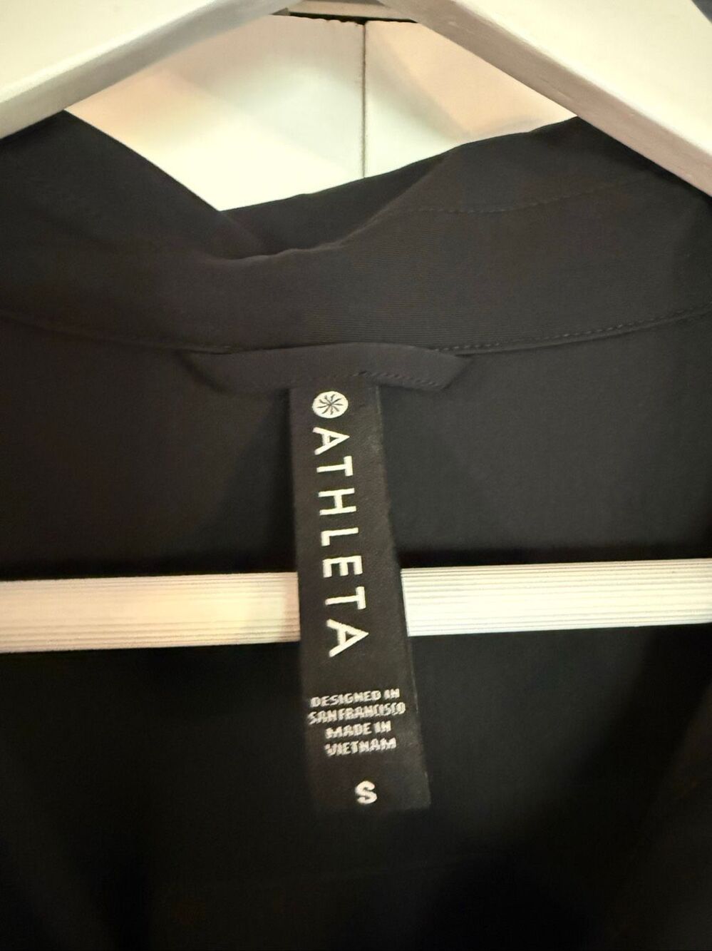 Athleta urbanite black button down blouse size small - Picture 3 of 7